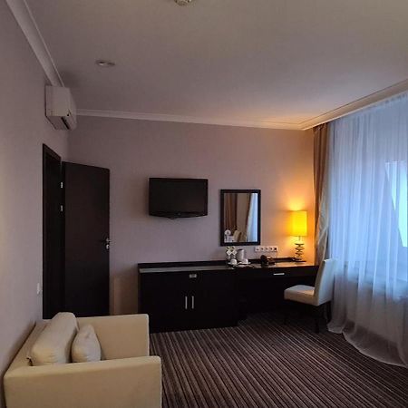 Optima Sumy Hotel ภายนอก รูปภาพ