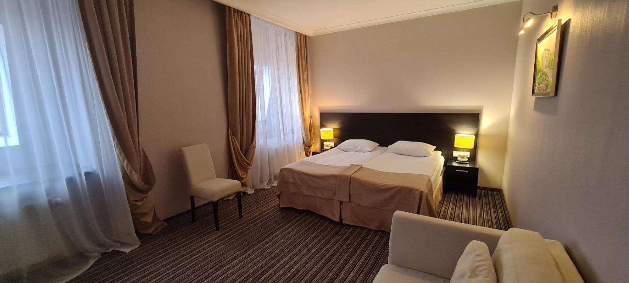 Optima Sumy Hotel ภายนอก รูปภาพ