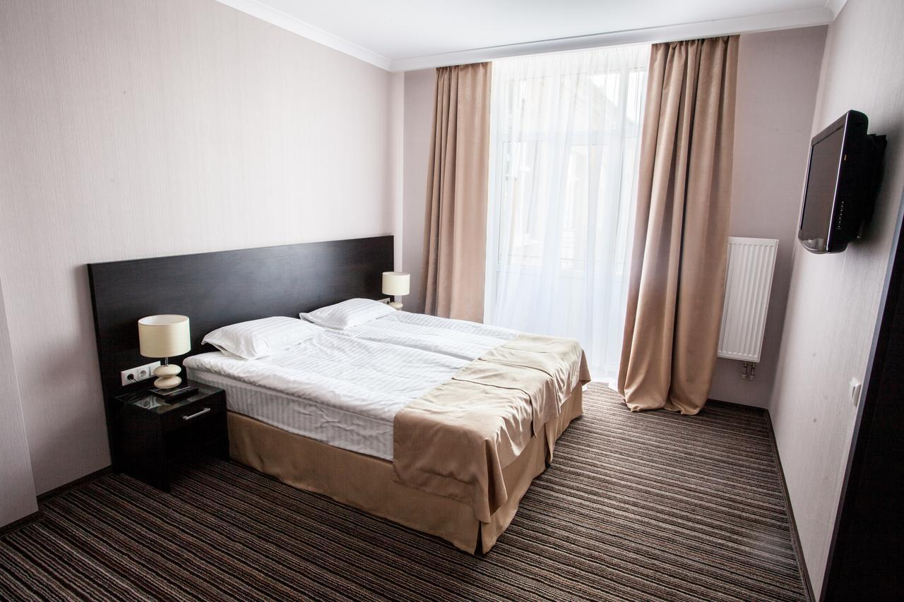 Optima Sumy Hotel ภายนอก รูปภาพ