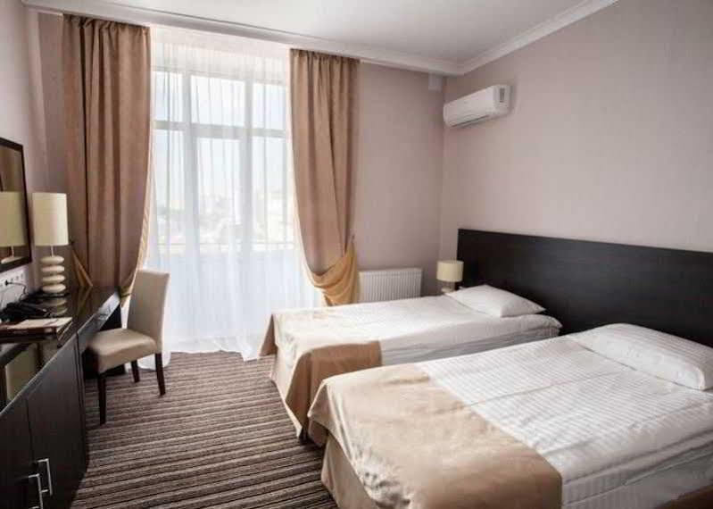 Optima Sumy Hotel ภายนอก รูปภาพ